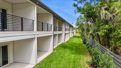 Amalfi on the Ridge in Sarasota, FL - Building Photo - Building Photo