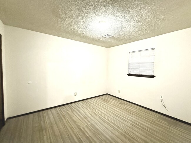 43 Apache St NW in Ardmore, OK - Building Photo - Building Photo