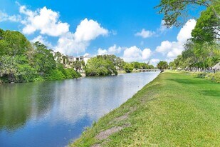 7740 Camino Real in Miami, FL - Building Photo