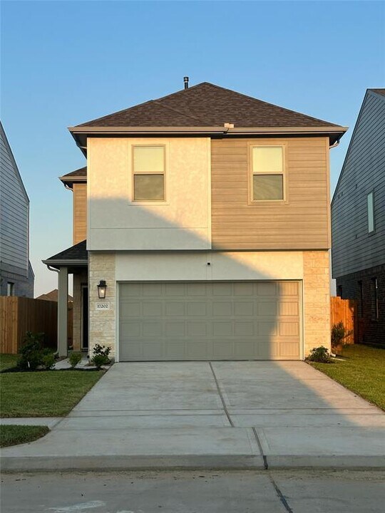 17202 Pentland Hls Wy in Hockley, TX - Building Photo