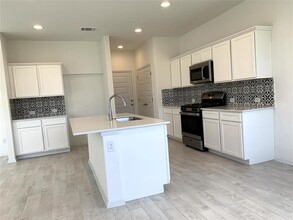 6502 Pleasanton Pkwy in Pflugerville, TX - Building Photo - Building Photo