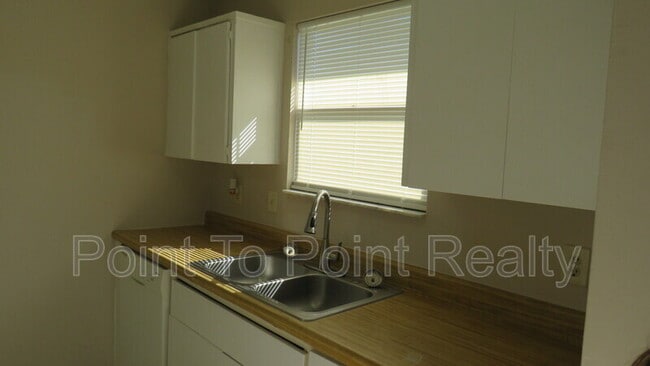 1454 Gifford Ave in Orange Park, FL - Building Photo - Building Photo