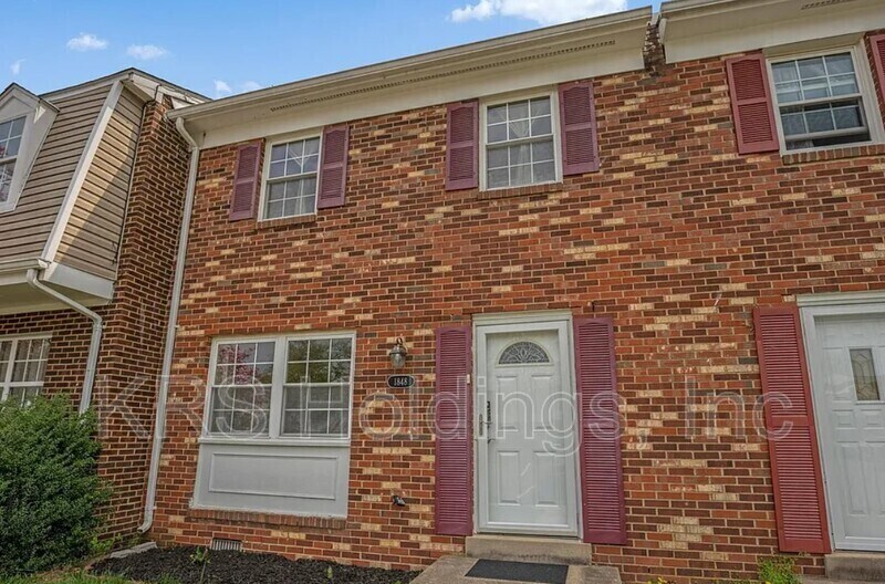 1848 Fort Pulaski Ct in Dumfries, VA - Building Photo