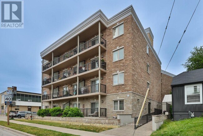73-173 Washington Ave in Oakville, ON - Building Photo - Building Photo