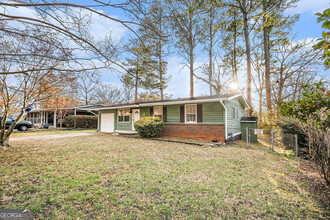 828 Verona Dr in Clarkston, GA - Building Photo - Building Photo