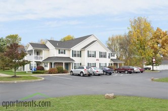 Heritage Park in Webster, NY - Foto de edificio - Building Photo