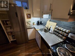 15 Highview Crescent in Toronto, ON - Building Photo - Building Photo