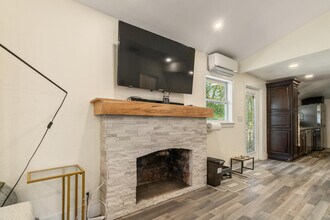 710 S Pine St in Lake Worth Beach, FL - Building Photo - Building Photo