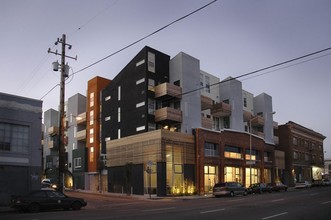 Folsom Dore Apartments in San Francisco, CA - Foto de edificio - Building Photo