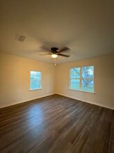 2334 W Denman St in Stephenville, TX - Foto de edificio - Building Photo