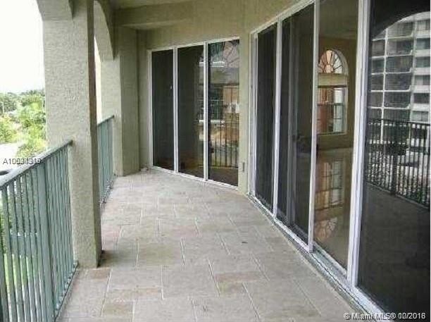 1640 Presidential Way-Unit -205 in West Palm Beach, FL - Building Photo - Building Photo