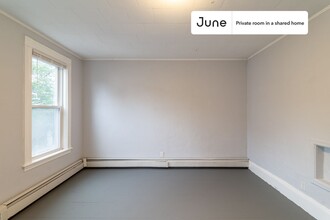 Private bedroom in 3 bed/1 bath Home in Boston, MA - Building Photo - Building Photo