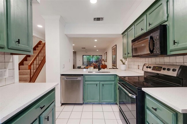3801 Menchaca Rd in Austin, TX - Building Photo - Building Photo