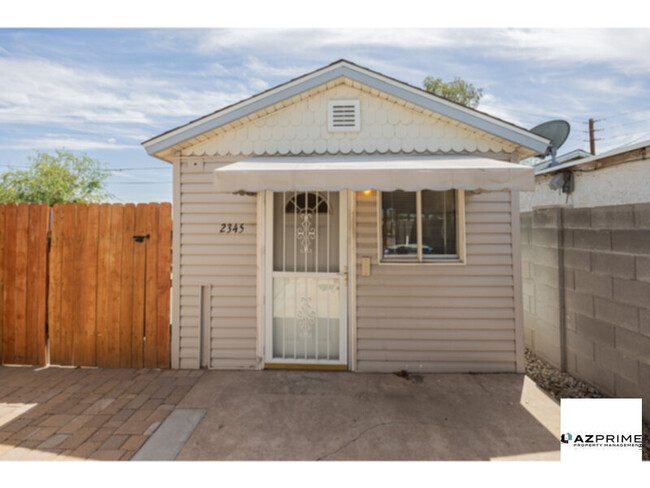 property at 2345 W Colter St