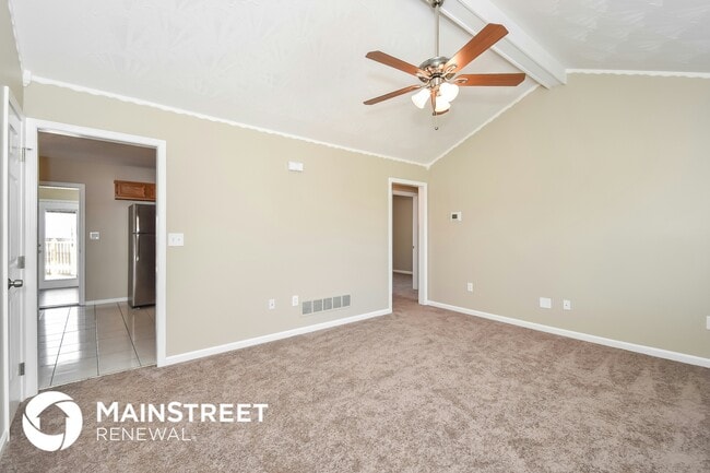 386 Beech Cliff Cir in Shepherdsville, KY - Building Photo - Building Photo