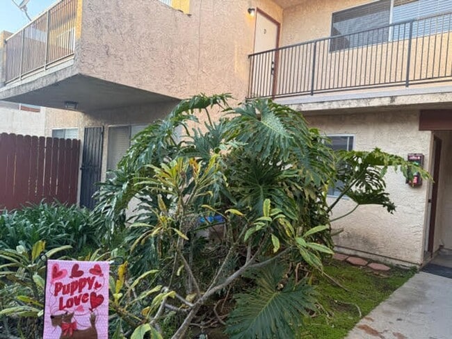 16811 Hoskins Lane in Huntington Beach, CA - Building Photo - Building Photo