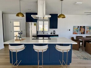 3930 E Eden Roc Cir in Tampa, FL - Building Photo - Building Photo