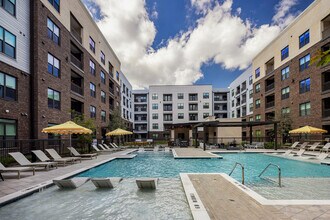 AMLI North Park in Austin, TX - Foto de edificio - Building Photo