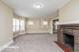1018 Palmer Pl in Waukegan, IL - Building Photo - Building Photo