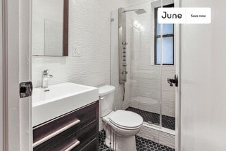 23 E 109th St in New York, NY - Building Photo - Building Photo