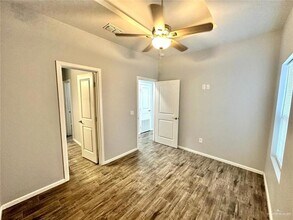 3911 Valeria St, Unit 6 in Edinburg, TX - Building Photo - Building Photo