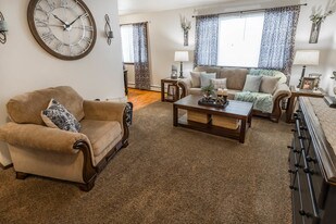 Heritage Place Apartments in Sioux Falls, SD - Building Photo