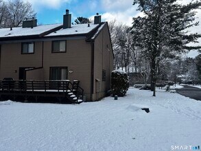 151 Wynwood Dr in Enfield, CT - Building Photo - Building Photo