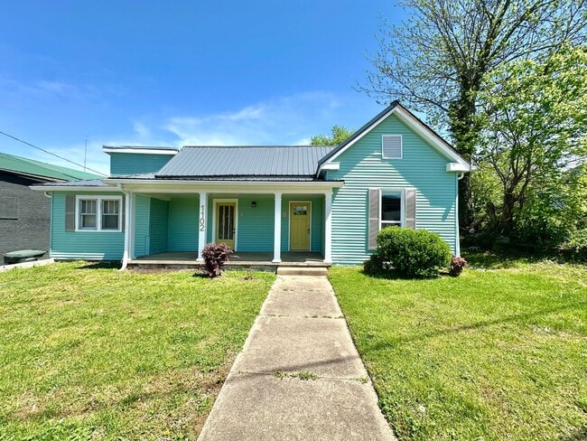 property at 1102 Batts Blvd