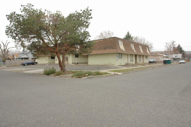 1401-1405 Roosevelt Ave in Yakima, WA - Foto de edificio - Building Photo