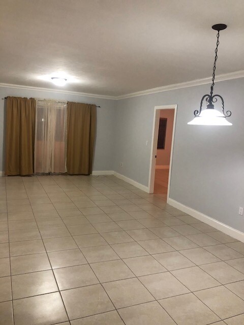 7917 SW 104th St in Miami, FL - Building Photo - Building Photo