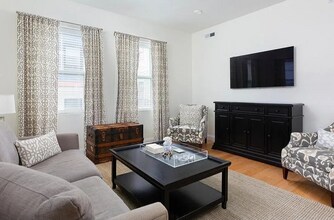 170 W Broadway in Boston, MA - Foto de edificio - Building Photo