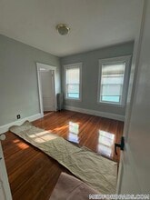 156 Middlesex Ave, Unit B in Medford, MA - Foto de edificio - Building Photo