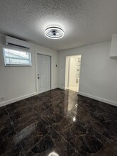 2311 N 70th Ter, Unit Efficiency in Hollywood in Hollywood, FL - Building Photo - Building Photo