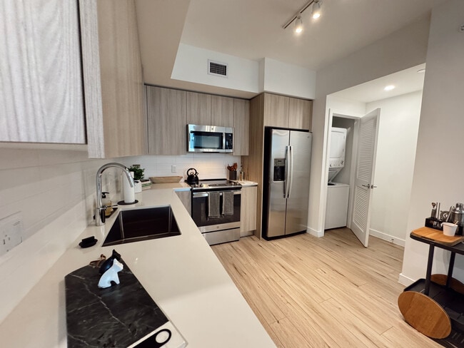 7192 W 4th Ln, Unit A