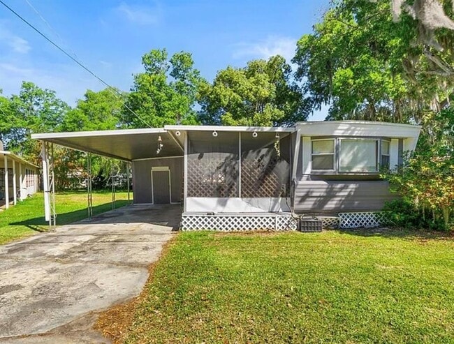 property at 25 Sunset Cir