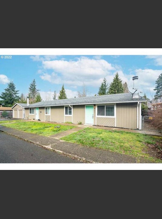 2629 SE 170th Ave in Portland, OR - Building Photo