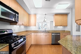 1350 Monroe St NW in Washington, DC - Building Photo - Building Photo