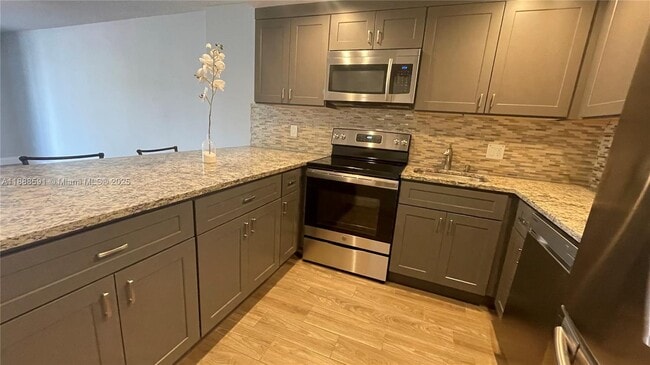 16851 NE 23rd Ave in North Miami Beach, FL - Building Photo - Building Photo