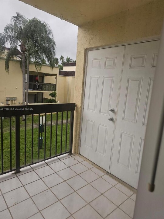 13002 SW 88th Terrace N in Miami, FL - Building Photo