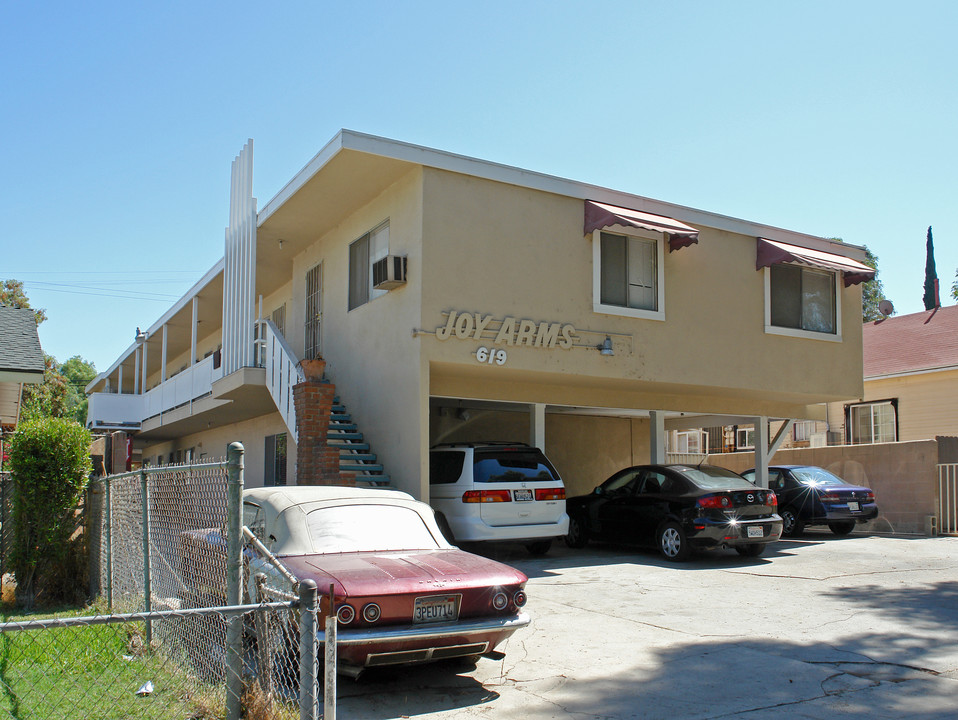 Joy Arms Apartments in Corona, CA - Building Photo