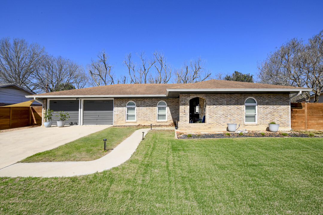 1317 Azalea Ln in New Braunfels, TX - Building Photo