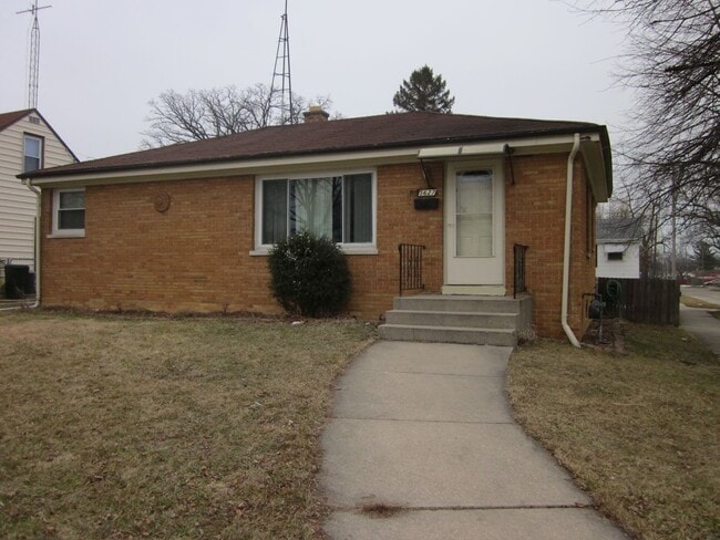 5627 41st Ave in Kenosha, WI - Building Photo - Building Photo