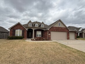 4204 W Laredo St in Broken Arrow, OK - Building Photo - Building Photo