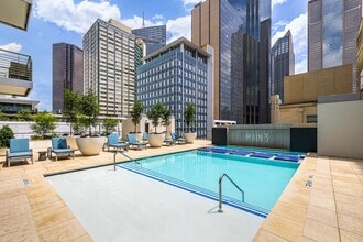Main 3 Downtown in Dallas, TX - Foto de edificio - Building Photo