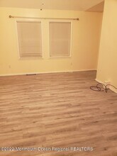 683 Mantoloking Rd in Brick, NJ - Building Photo - Building Photo