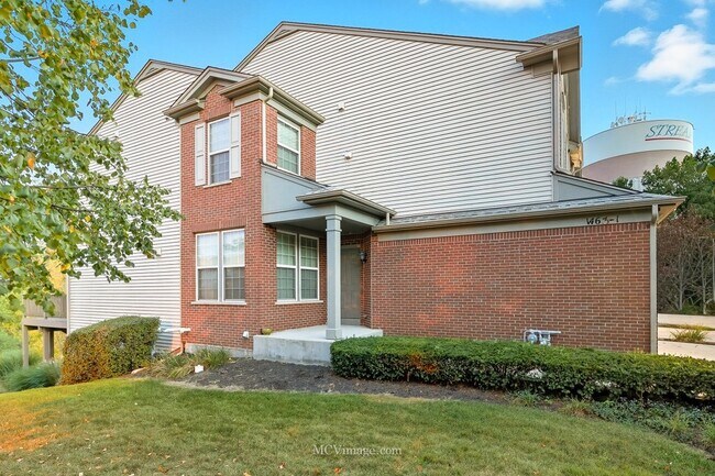 1463 Yellowstone Dr in Streamwood, IL - Building Photo - Building Photo