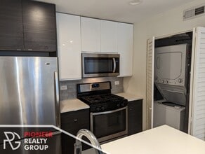 1014 W Grace St, Unit #944-F201 in Chicago, IL - Building Photo - Building Photo