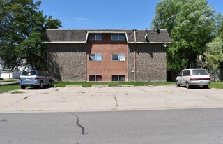 704 Laramie Ave Apartamentos