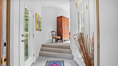 106 Spoonwood Rd in Wilton, CT - Building Photo - Building Photo