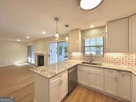 34 Devon Ln in Avondale Estates, GA - Building Photo